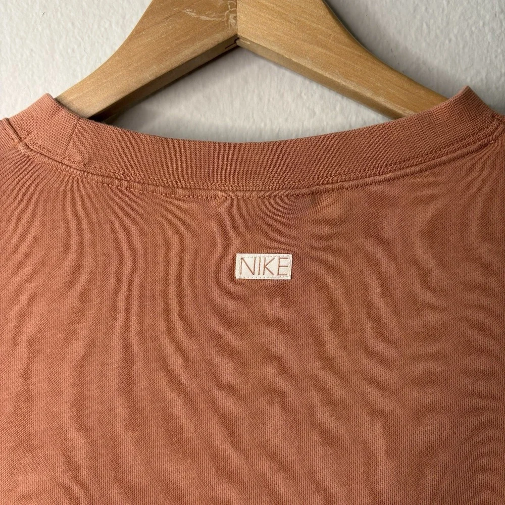 Nike Women's Size SMALL Femme Crew Jumper Terra Blush Pink Tan Loungewear Active